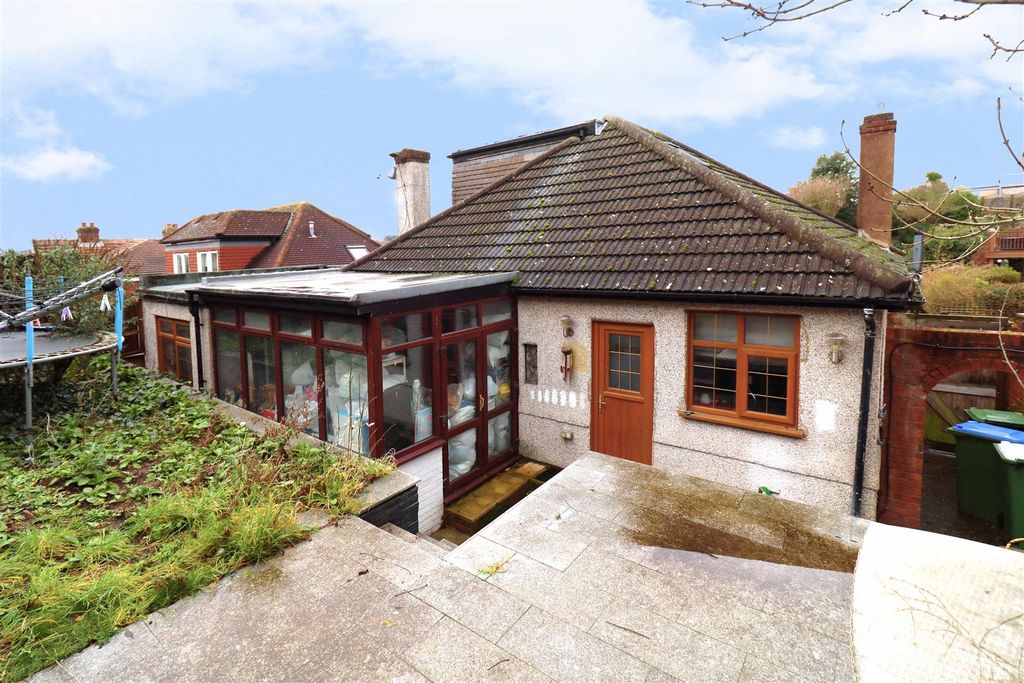 Property photo 2 of 15 Garden