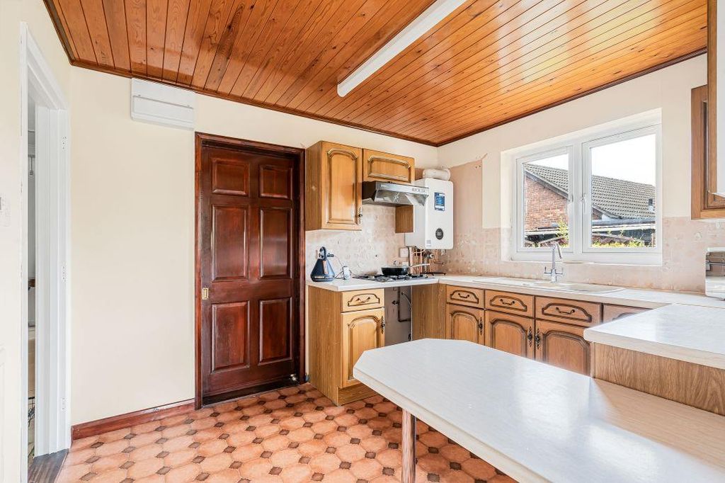 Property photo 2 of 18 13_86722.Jpg