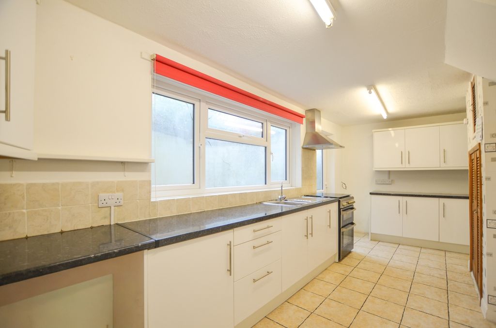 Property photo 3 of 8 _Tps 01208 74182-22