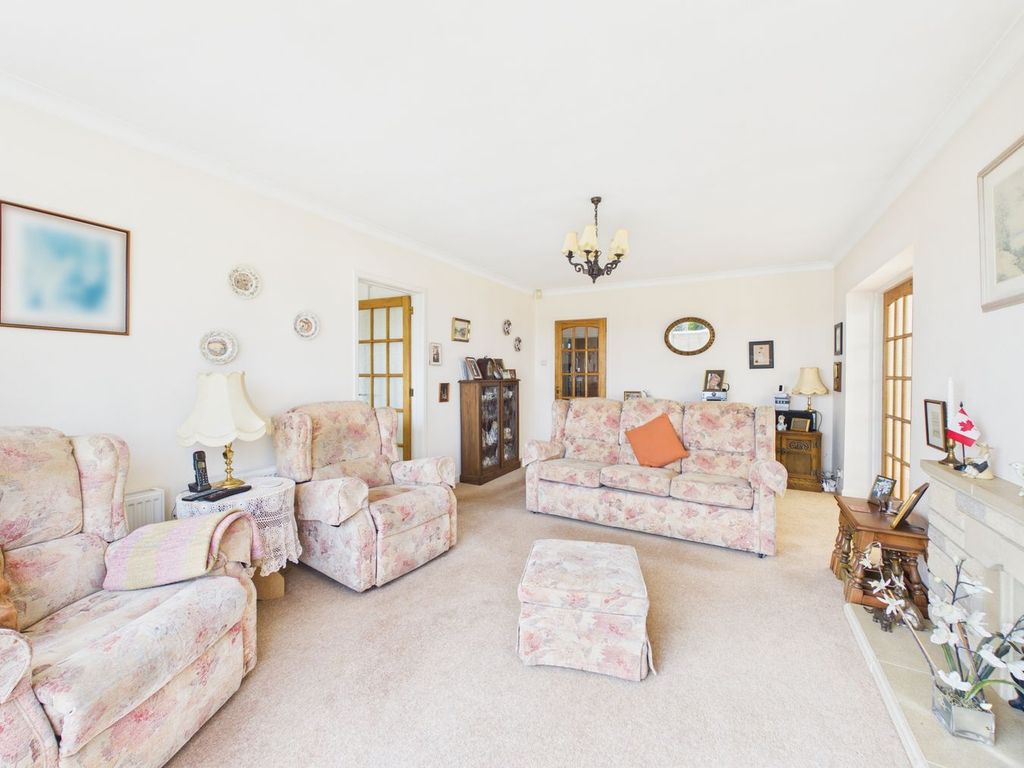Property photo 2 of 25