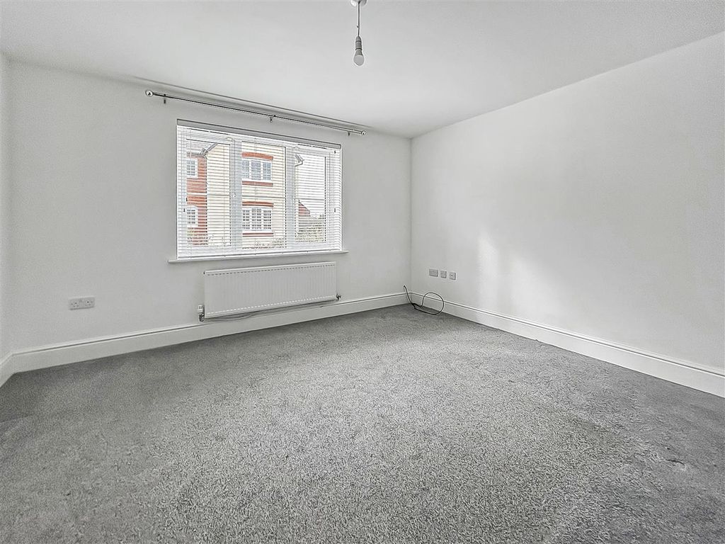 Property photo 2 of 19 13_94748.Jpg