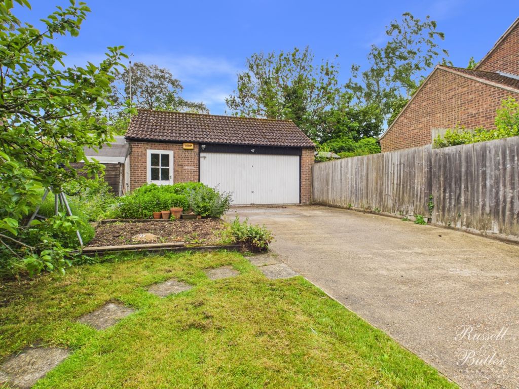 Property photo 3 of 26 Cam02127G0-Pr0416-Still036