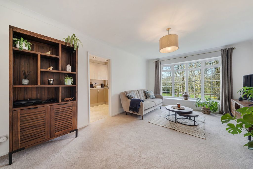 Property photo 2 of 25