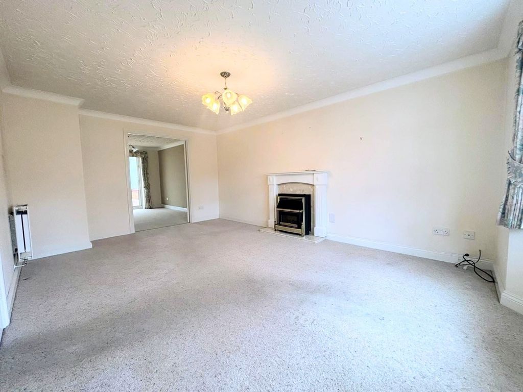 Property photo 3 of 21 Image