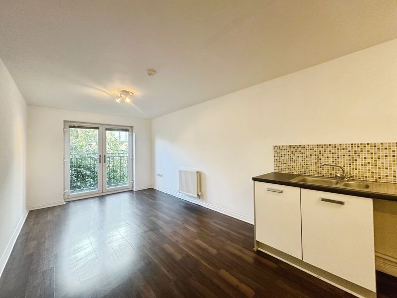 Property photo 2 of 8 Lounge/Kitchen