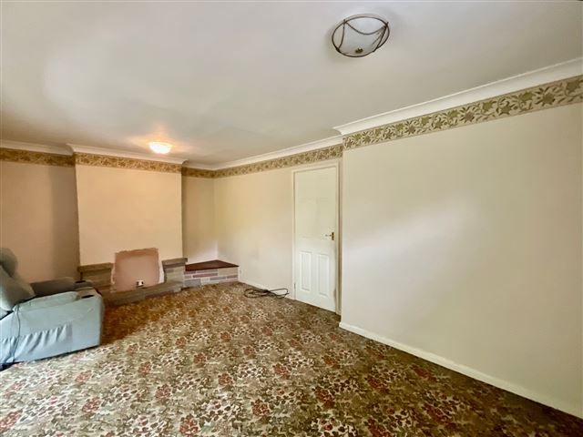 Property photo 2 of 18 Lounge