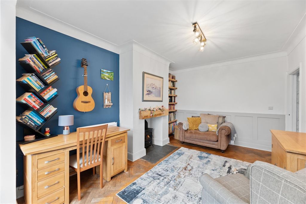 Property photo 2 of 23 Living Room