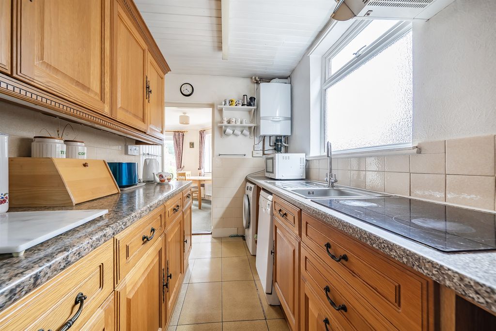 Property photo 3 of 18