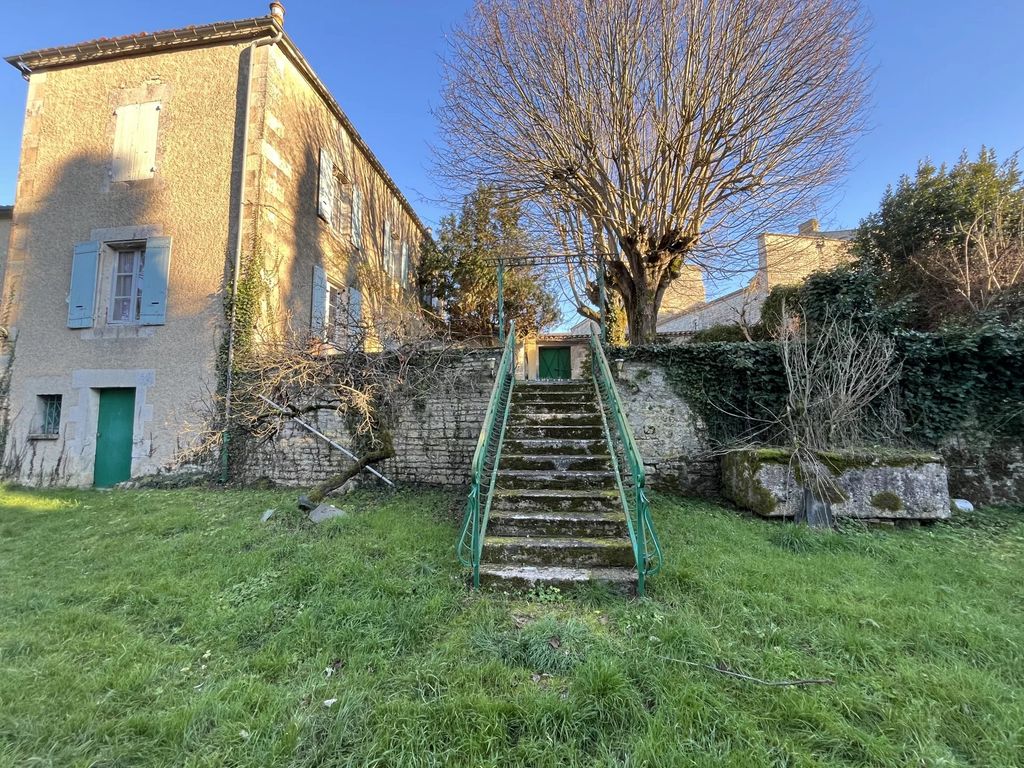 Property photo 3 of 22