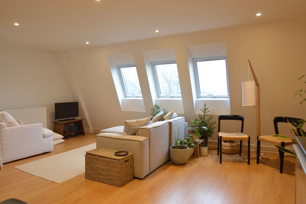 Property photo 1 of 4