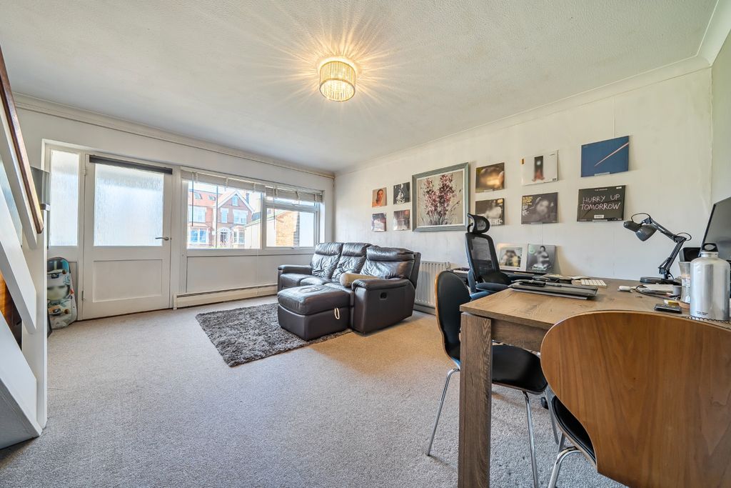 Property photo 2 of 16 4857053