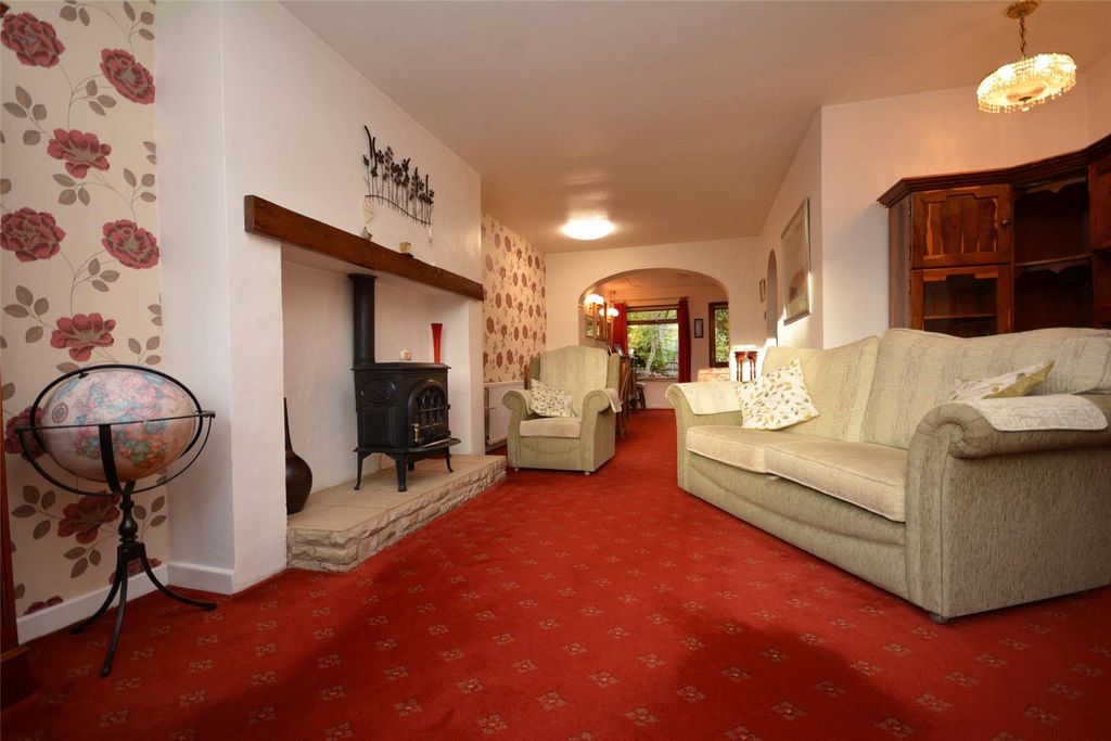 Property photo 2 of 27 Picture No. 16