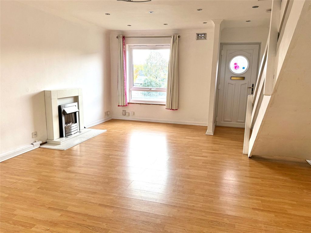 Property photo 2 of 12 Picture No. 13