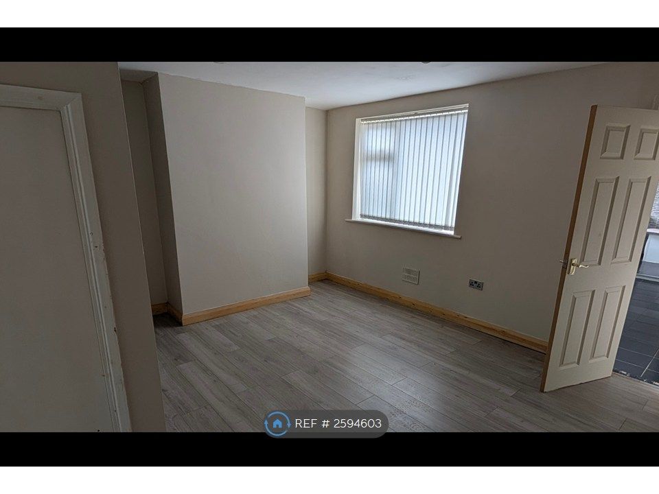 Property photo 2 of 7 Rear Lounge