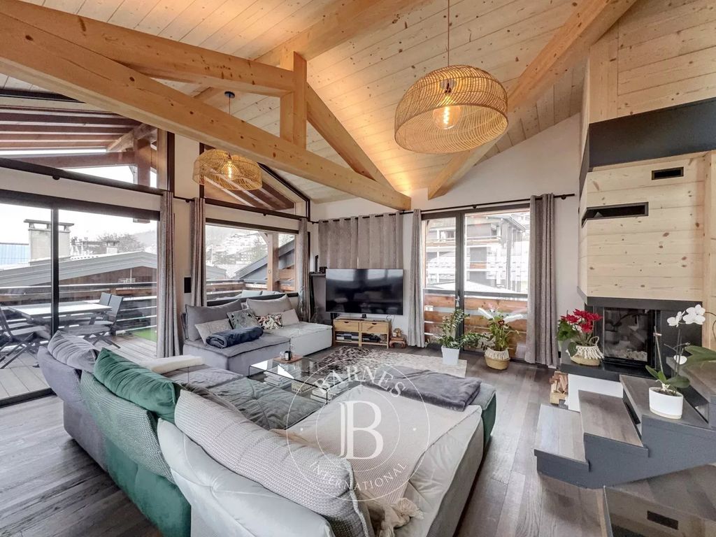 Property photo 1 of 77