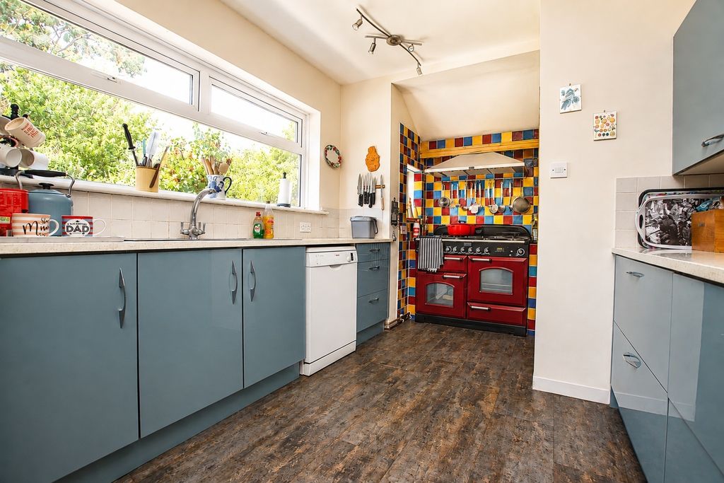 Property photo 2 of 30