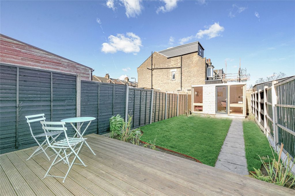 Property photo 2 of 12 Picture No. 16