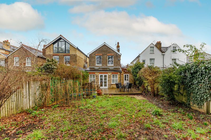 Property photo 3 of 18 Ivy Gate