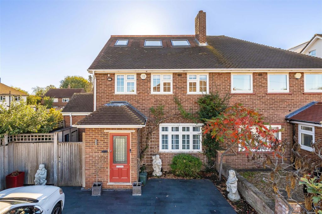 Property photo 1 of 11