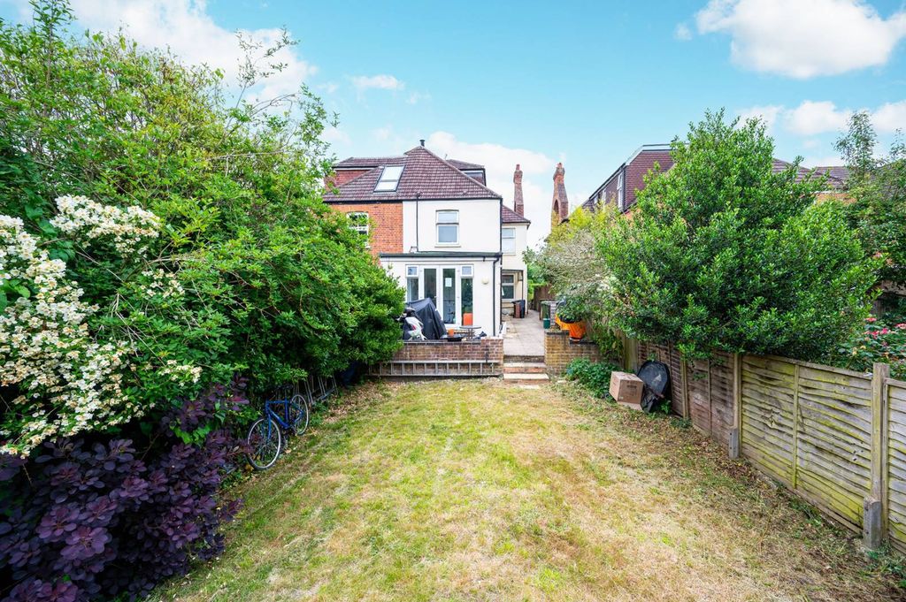 Property photo 2 of 32