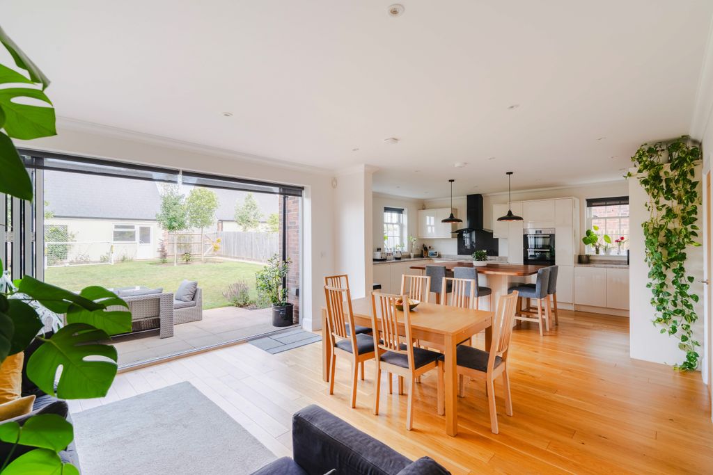 Property photo 1 of 37 2