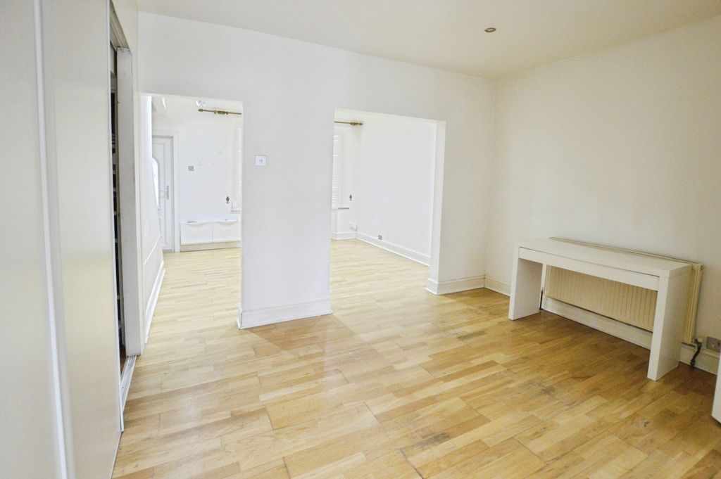 Property photo 3 of 19 Pbox-Img.Jpg