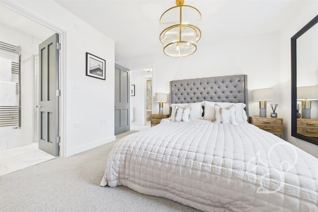 Property photo 3 of 11 Cam01254G0-Pr0338-Still006.Jpg