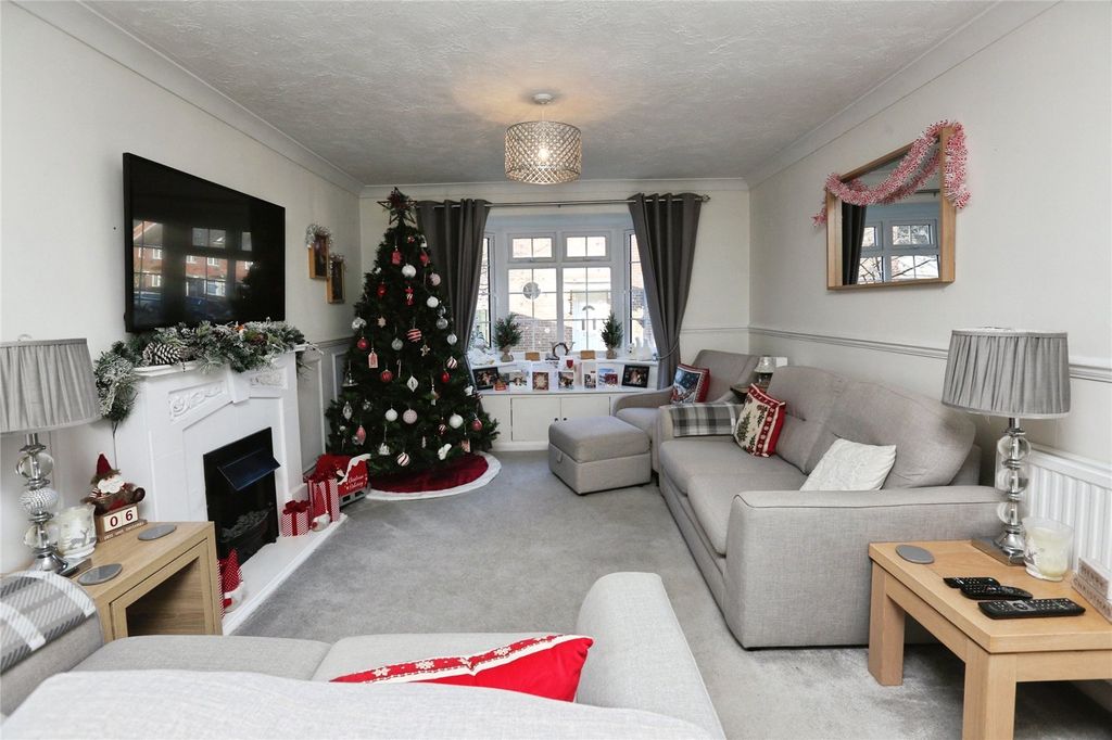 Property photo 2 of 26 Living Room