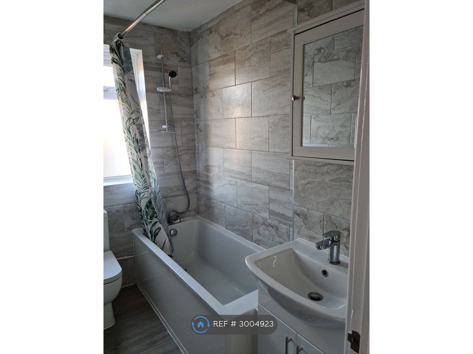 Property photo 3 of 15 Bathroom