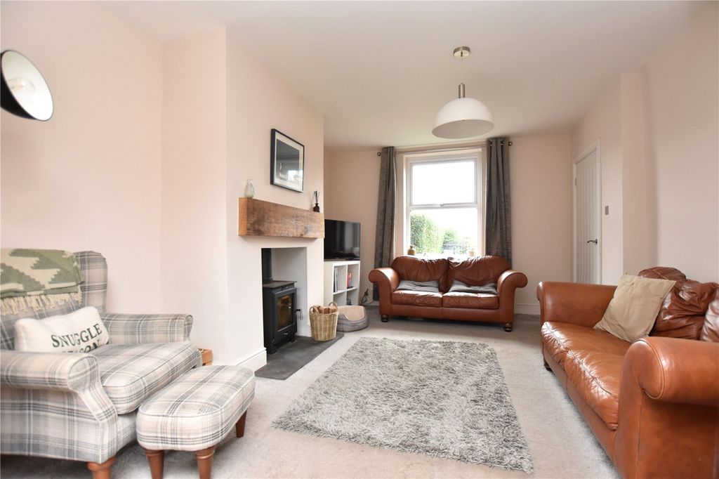 Property photo 3 of 22 Picture No. 04