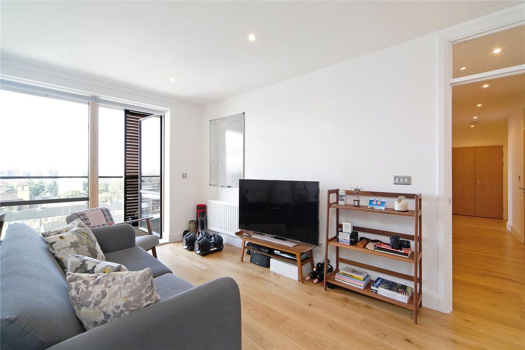 Property photo 1 of 11 Reception Room