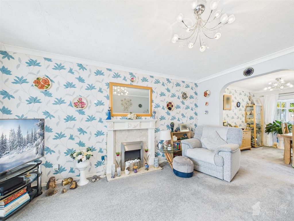 Property photo 3 of 17