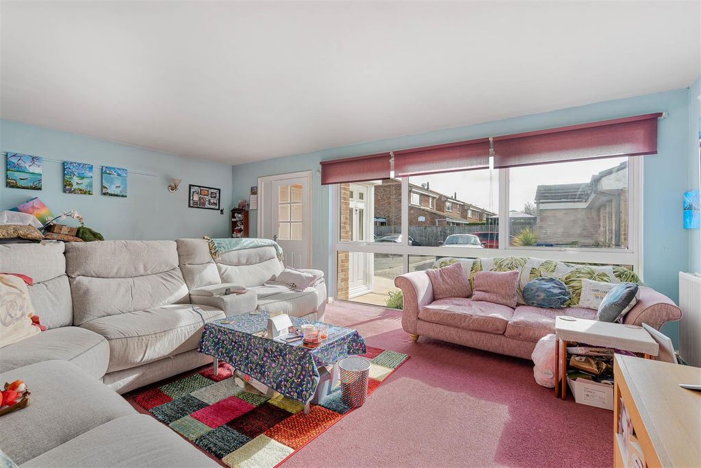 Property photo 3 of 13 16_74148.Jpg