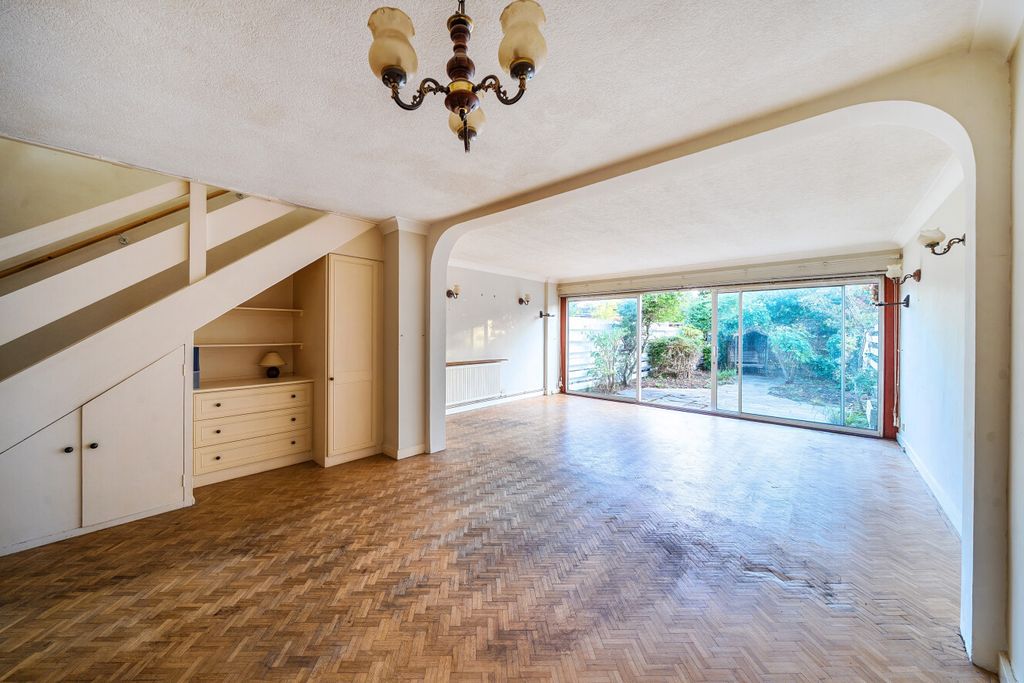 Property photo 2 of 20 1537149-10-6Ada36...