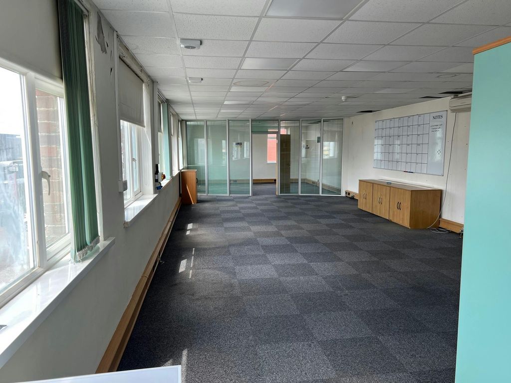 Property photo 3 of 5 Unit B Pier Road 7.Jpg