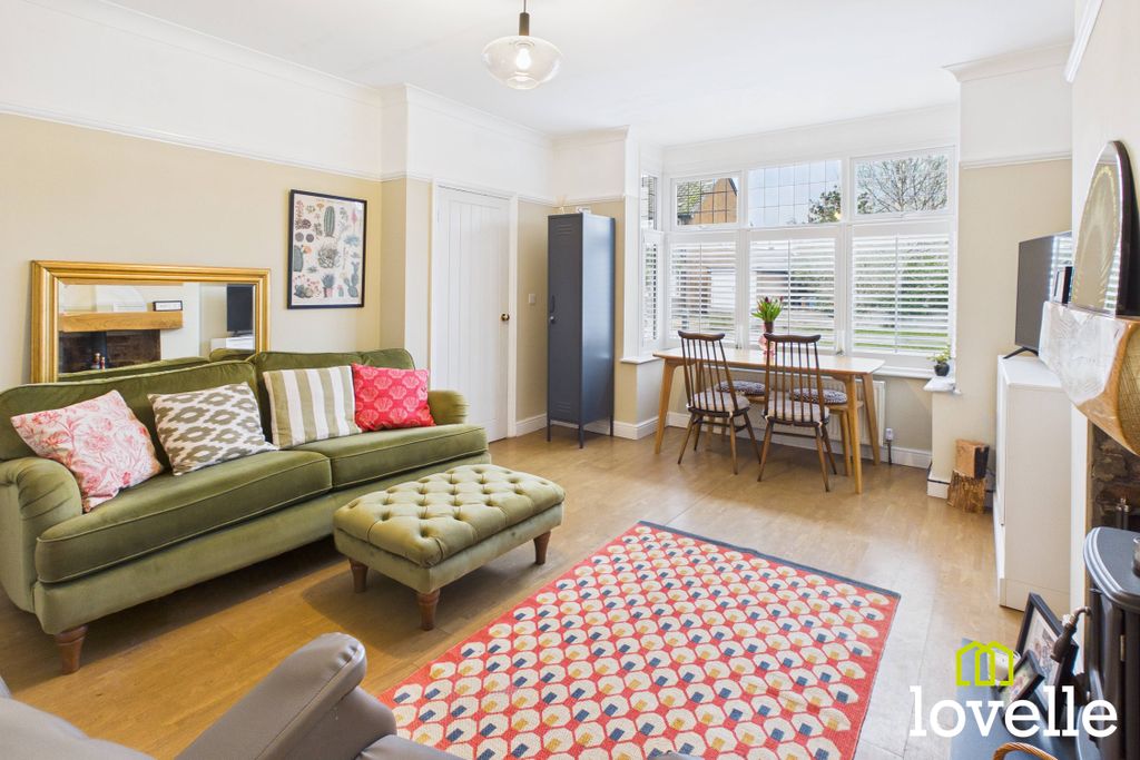 Property photo 2 of 31