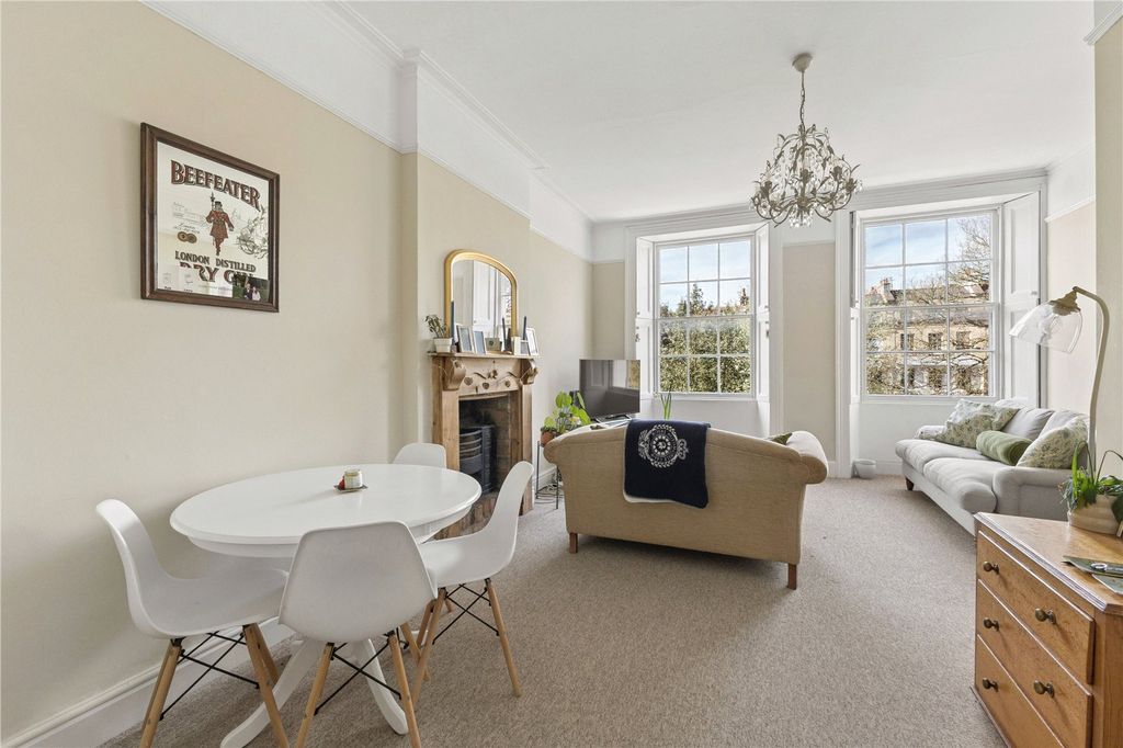 Property photo 3 of 11 Dining Area