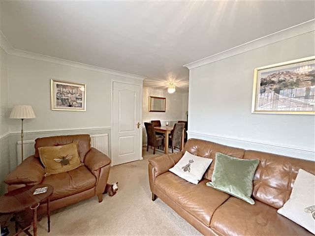 Property photo 2 of 13 Lounge