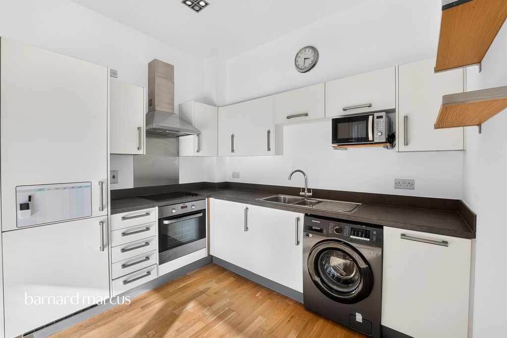 Property photo 2 of 11