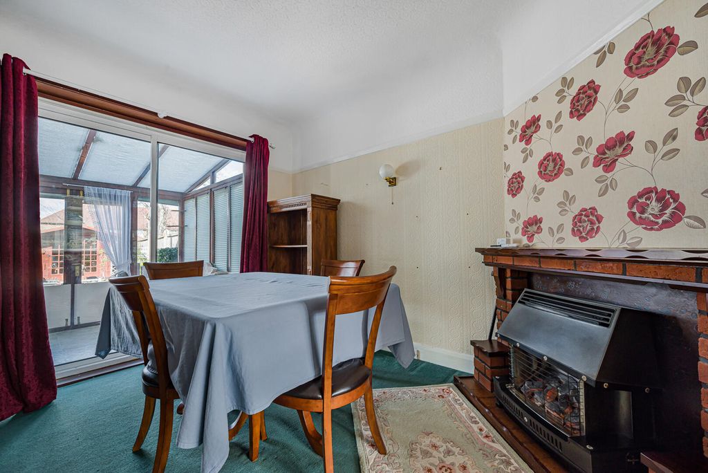 Property photo 3 of 15 Dining Room