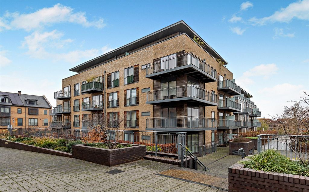 Property photo 1 of 17 Exterior