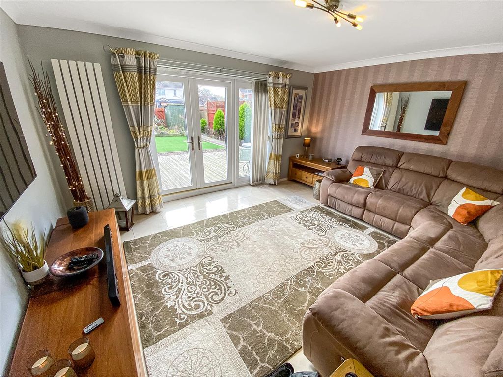 Property photo 2 of 21 Living Room (1).Jpg