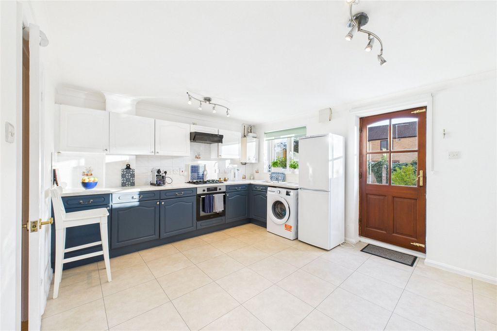 Property photo 2 of 12 Picture No. 24