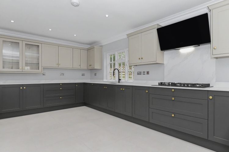Property photo 2 of 12 338076