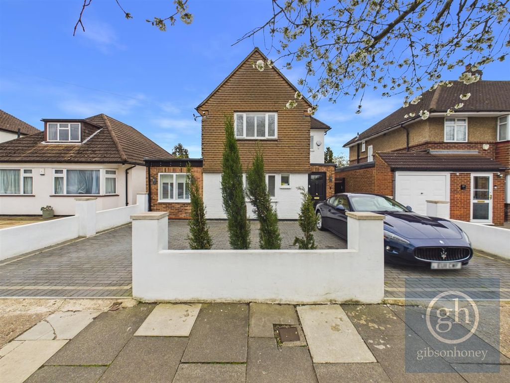 Property photo 1 of 17 Cam05080G0-Pr0325-Still049.Jpg