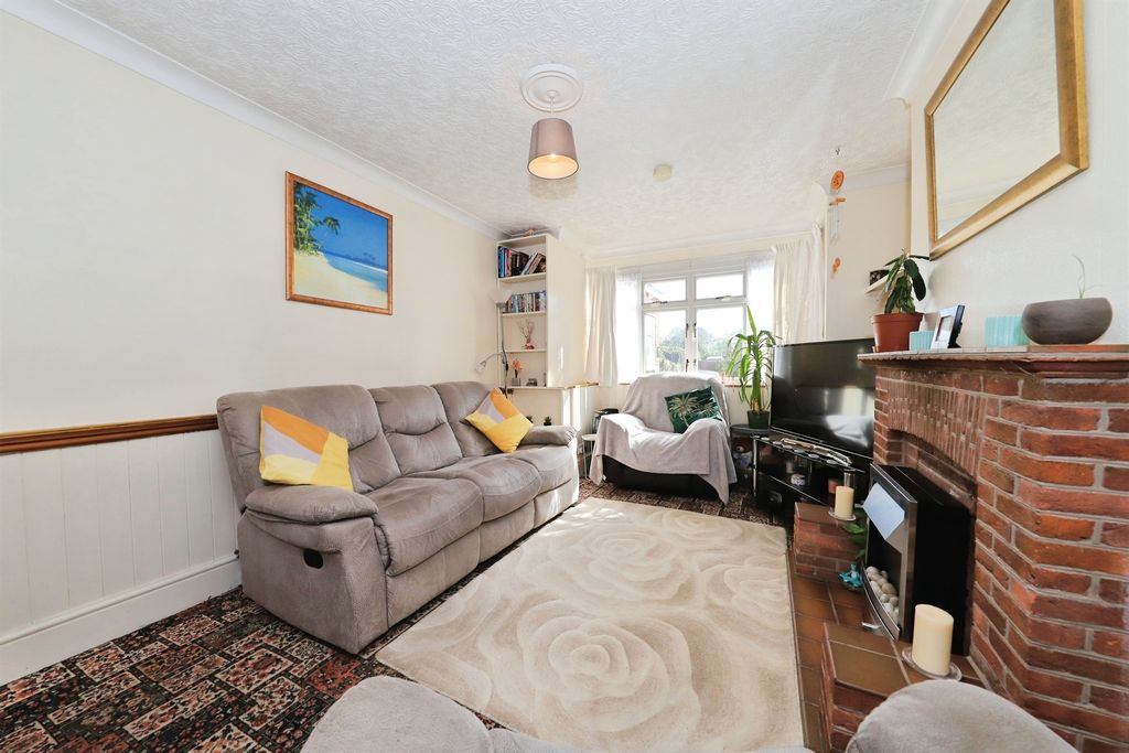 Property photo 2 of 17