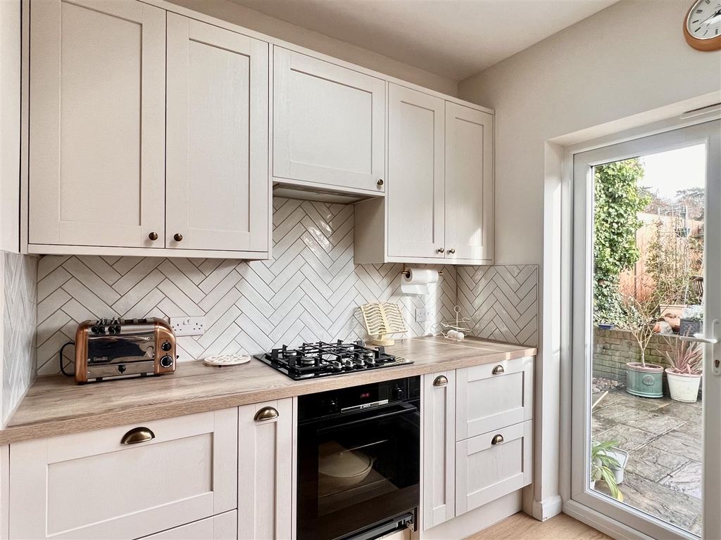 Property photo 3 of 16 Kitchen.Jpeg