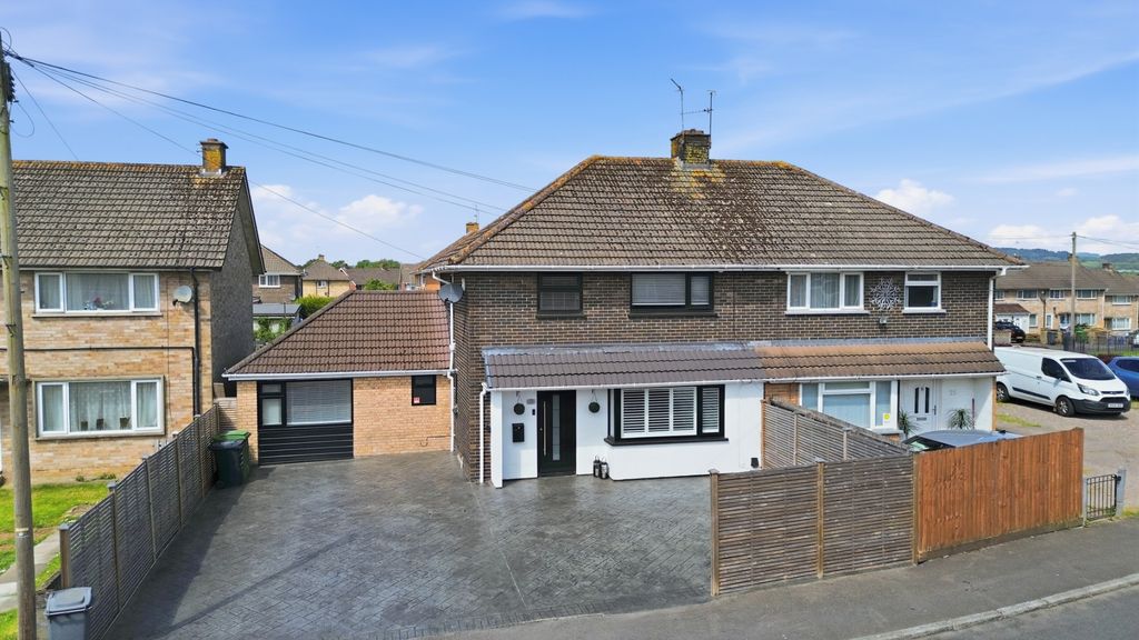Property photo 1 of 26 4836011