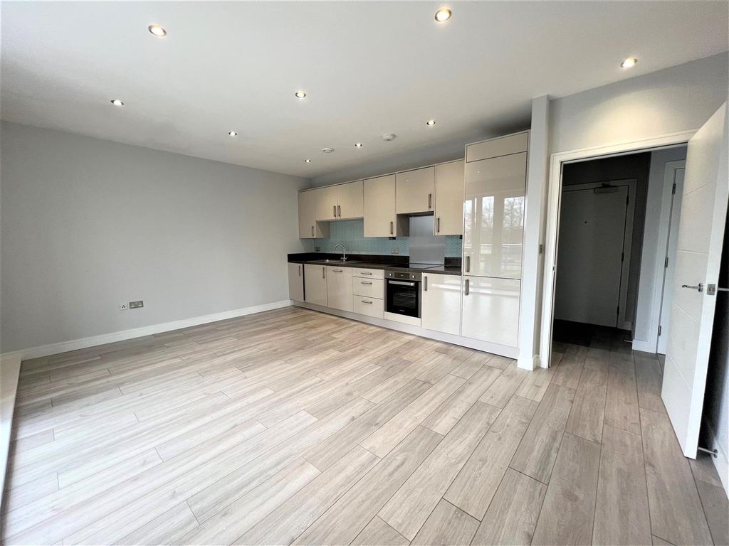 Property photo 3 of 8 Openplan.Jpg