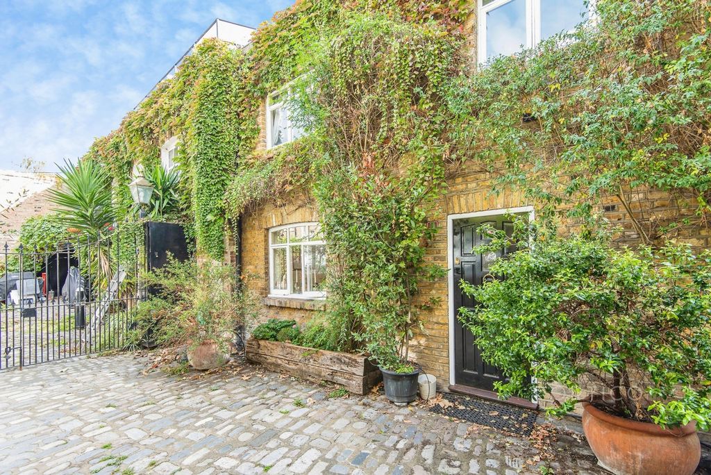 Property photo 1 of 17 Pbox-Img.Jpg